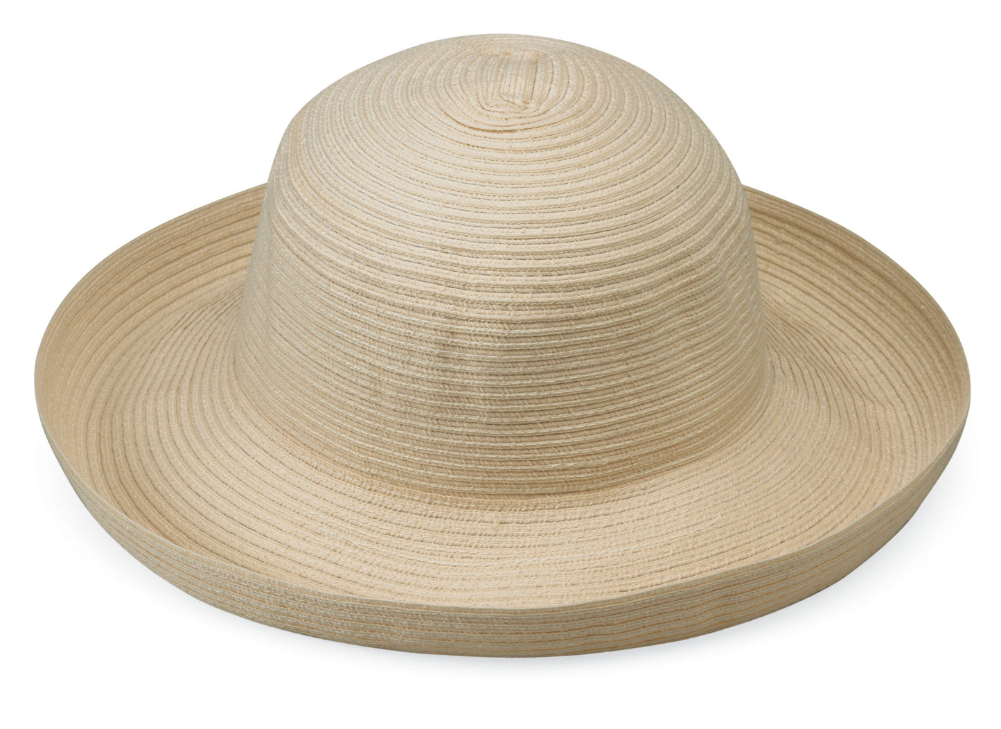 This packable off-white beach hat not only offers UPF 50+ sun protection but is also recommended by the Skin Cancer Foundation. Its wide brim ensures stylish sun coverage, making it a travel-friendly and fashionable addition to your personal fashion collection.